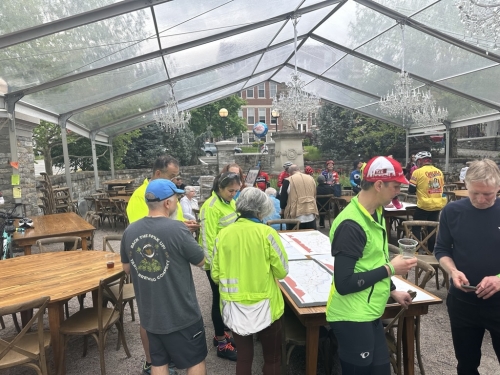 2023-04-29F1B7AB53-845B-4015-867B-2D866AF354AD 1 105 c